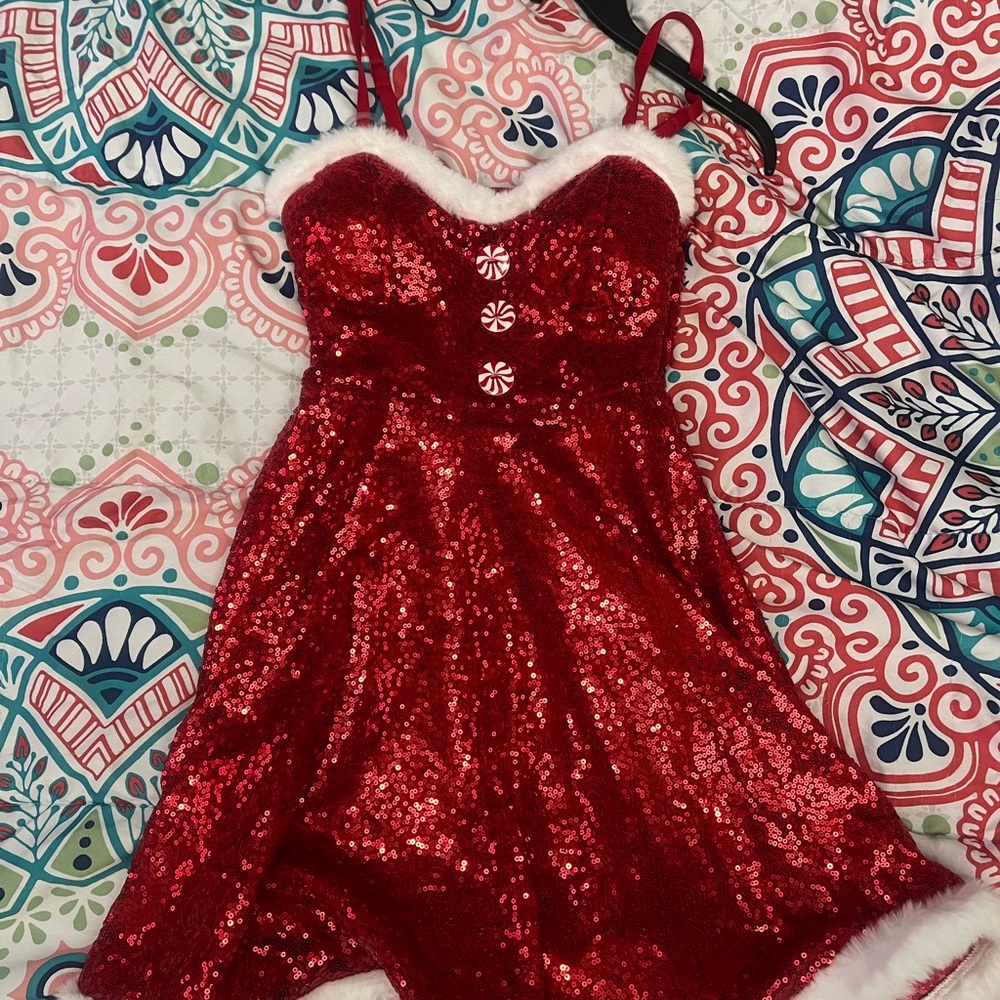 No Boundaries Holiday Sequin Mini Dress. Red & white. US size XXS. NWT.